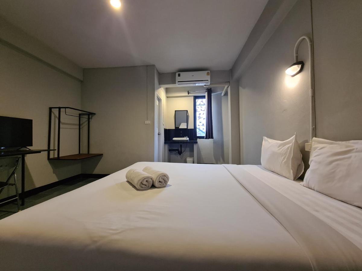 The 8 Factory Hotel Phitsanulok Exterior foto