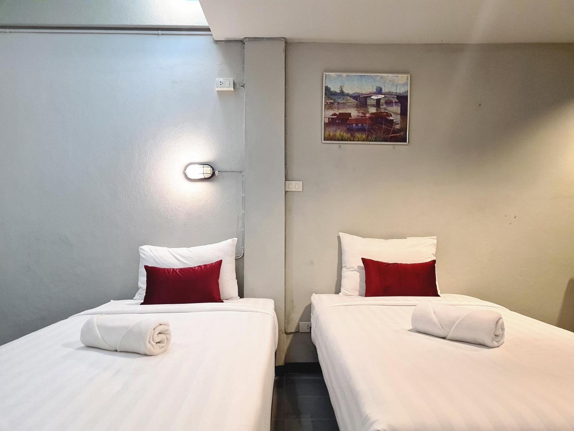 The 8 Factory Hotel Phitsanulok Exterior foto