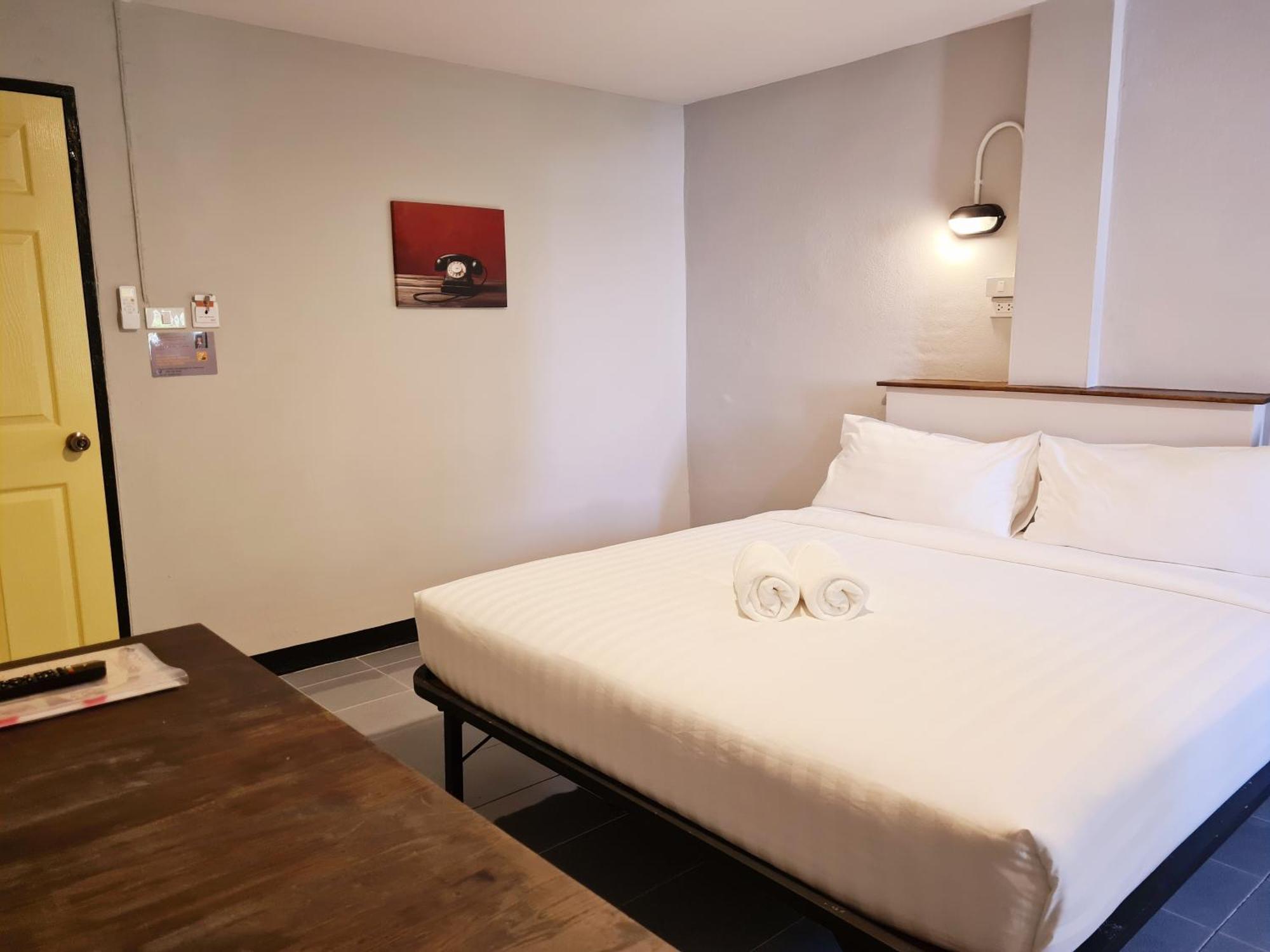 The 8 Factory Hotel Phitsanulok Exterior foto